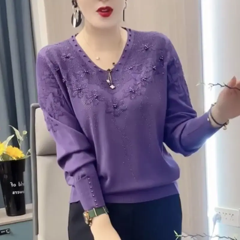 Heavy Industry Beaded Hot Diamond Knitted Sweater Fashion Women\'s Long Sleeve V-neck Thin Sweater High End Bottom Pullover Tops