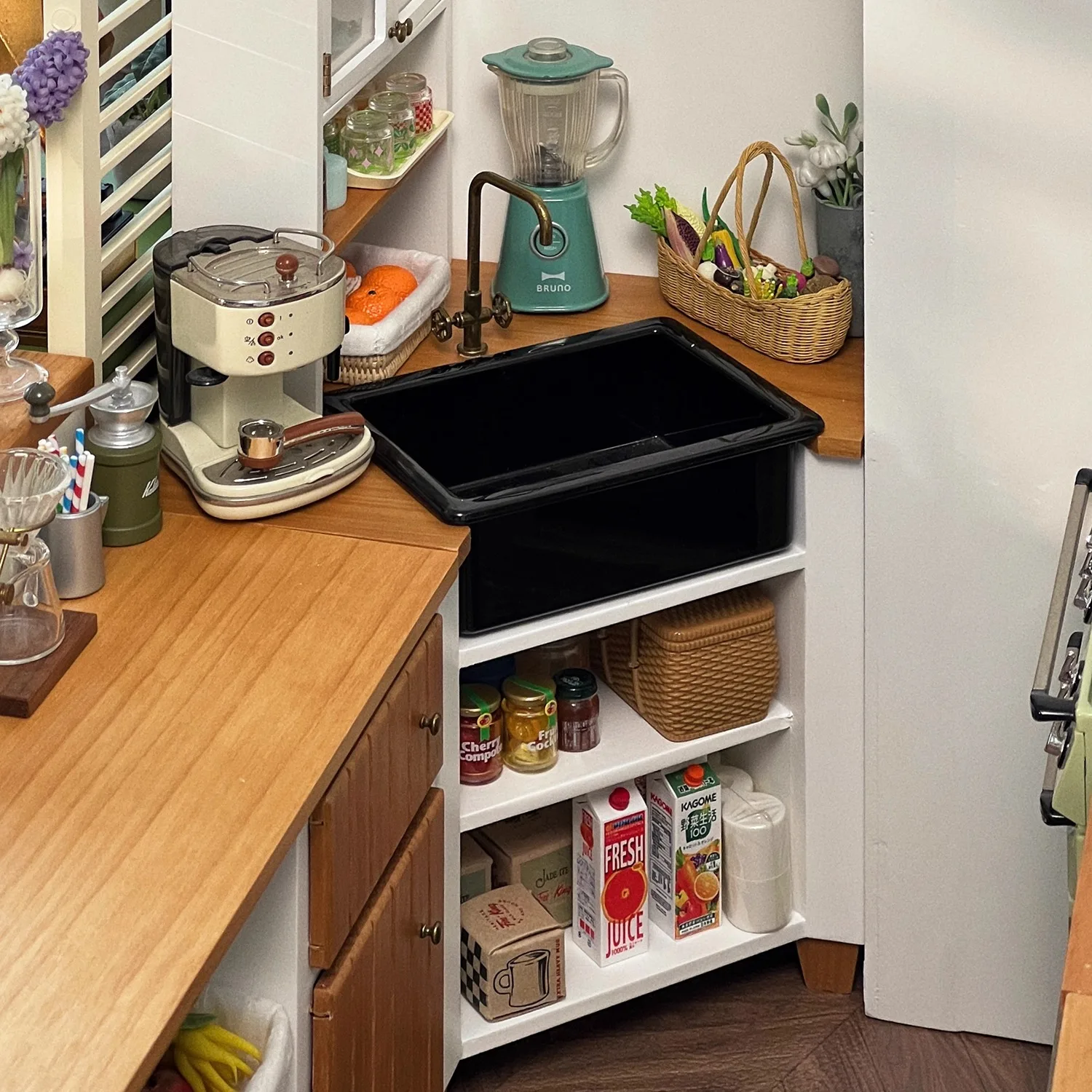 Solid Wood Metal Corner Sink Cabinet Single Door Cabinet 1/6 Dollhouse Kitchen Scene Prop Miniatures Model Furniture Accessories