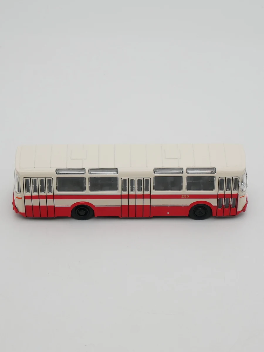 Moulé sous pression IXO 1:72 échelle Ist Skoda Karosa SM 11 Bus Skoda Bus tchèque Bus alliage modèle de voiture jouet à collectionner cadeau Souvenir affichage