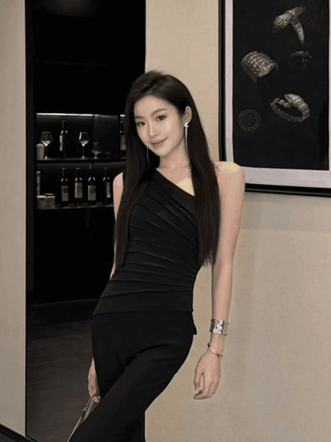 

Black Pleated Asymmetrical Shoulder Sleeveless Vest Women Summer Outerwear Slimming Unique Beautiful High-End Feeling Top