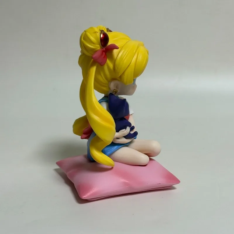 세일러문 만화 귀여운 상품 츠키노 우사기 피규어 소녀들을 위한 패셔너블하고 개성 있는 데스크탑 장식 선물