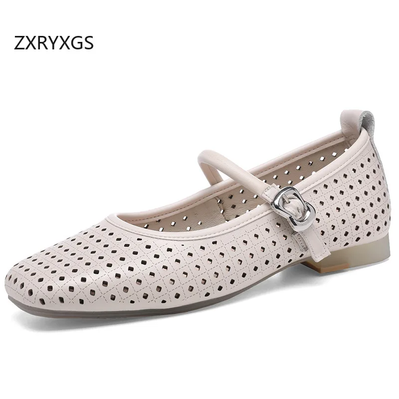 

ZXRYXGS Elegant, Breathable Comfortable Top Cowhide Hole Hole Shoes Flat Sandals 202 New Mother Fashionable Sandals Large Size