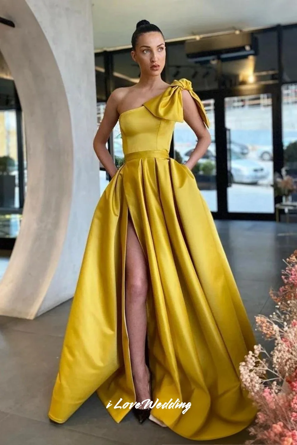

Yellow One Shoulder Prom Dresses 2025 Satin Sleeveless Bow Pleated A-Line Side Split Floor-Length Wedding Party Dress Customized