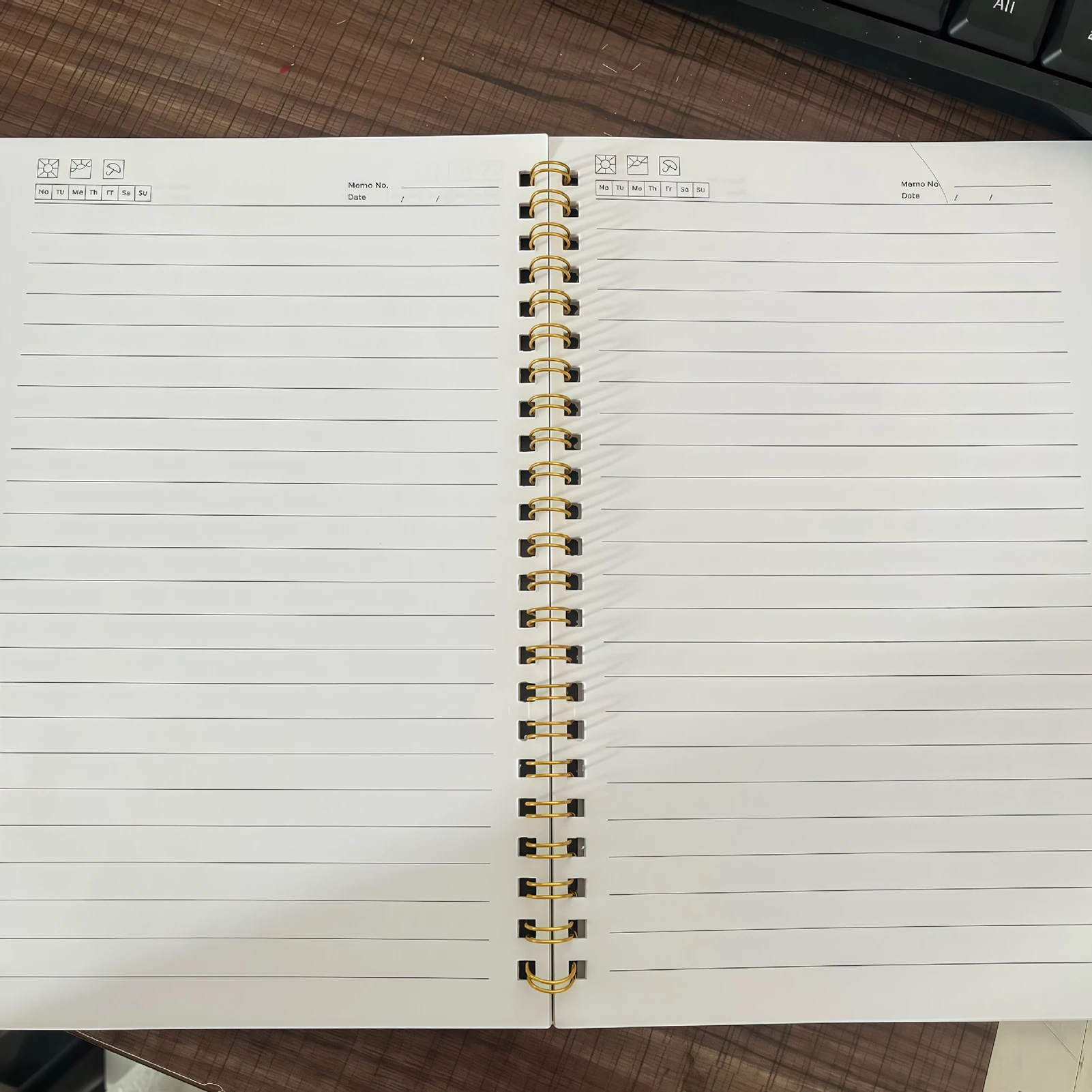 دفتر تحدي اليوغا لمدة 28 يومًا مع خطة تمرين للمبتدئين في المنزل والمكتب واللياقة البدنية وفقدان الوزن