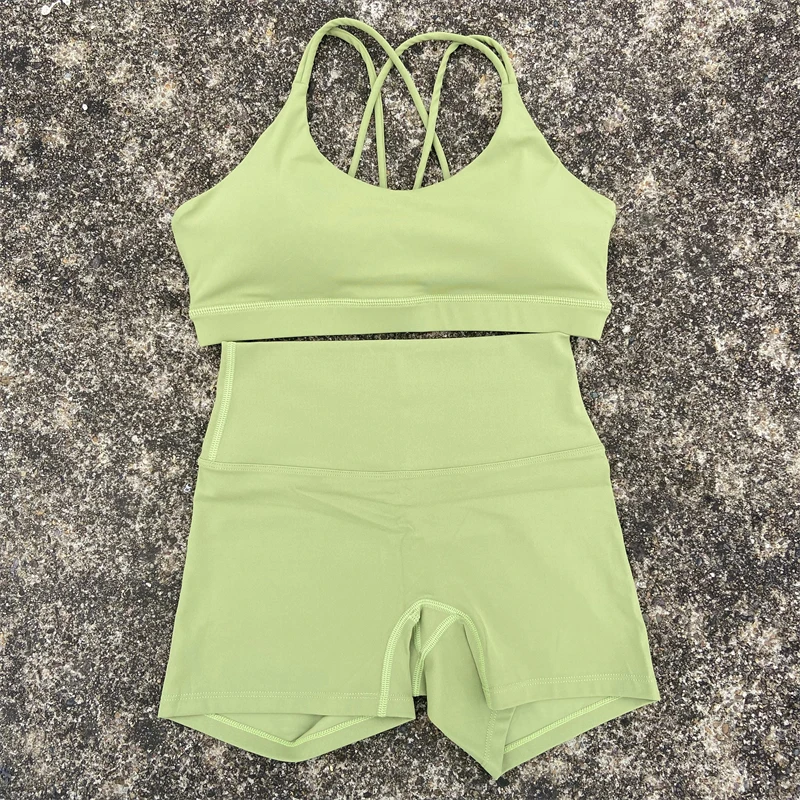 2 ピース女性ジムスポーツセットヨガショーツセットフィットネス服スーツクロスバックブラトップハイウエストショーツランニングワークアウトトラックスーツ
