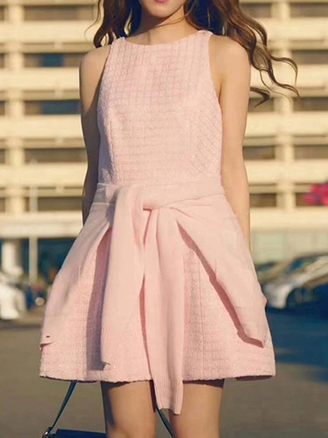 

Shiny Silk Spring Summer Short Sleeveless Dress round Neck Luxury Elegant White Glowing Checkered Pattern Women's Dress
