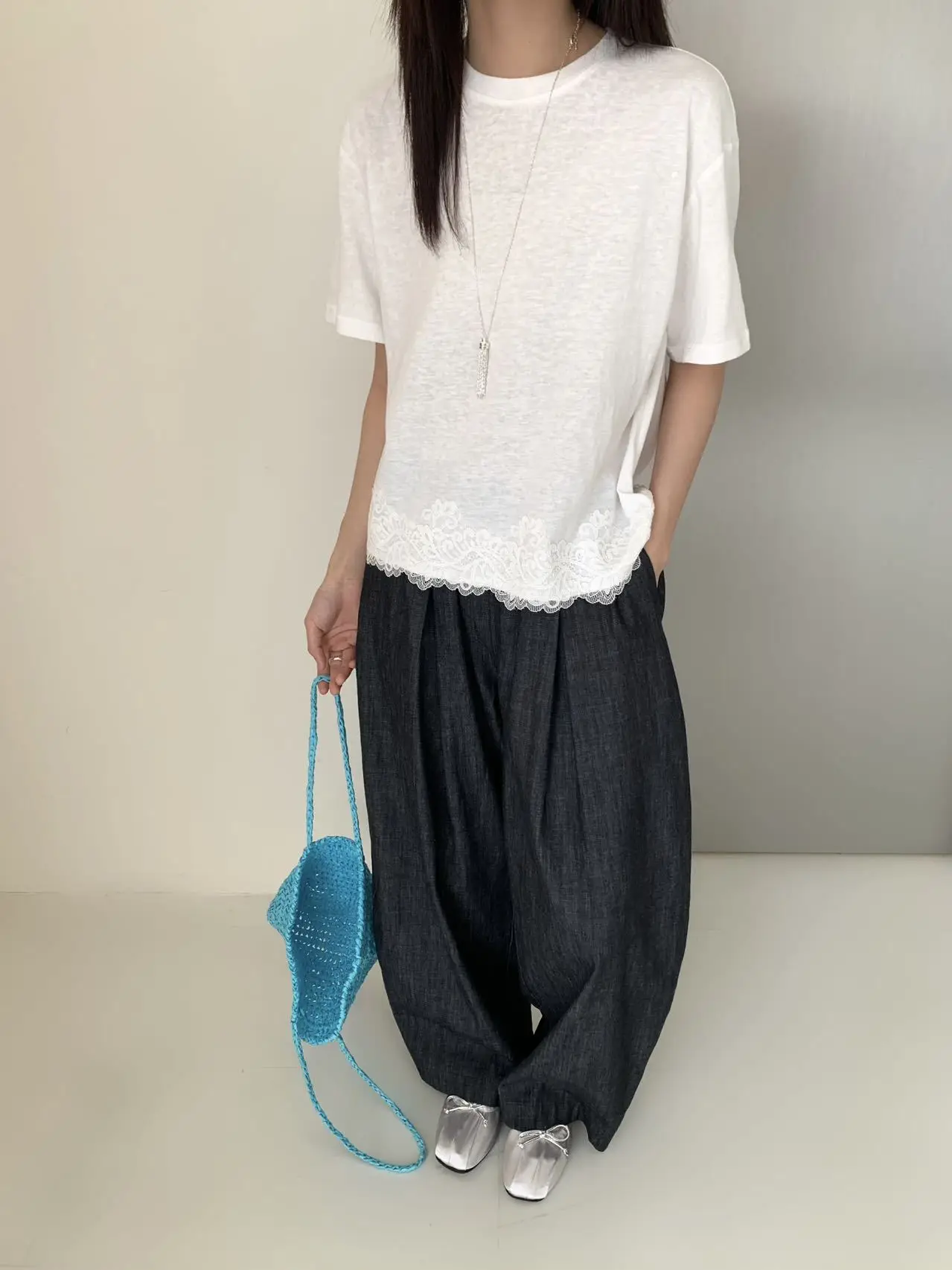 

Женская футболка Lilian с круглым вырезом и кружевными вставками, с коротким рукавом, удобная, дышащая, в повседневном стиле, свободного кроя, летний базовый топ