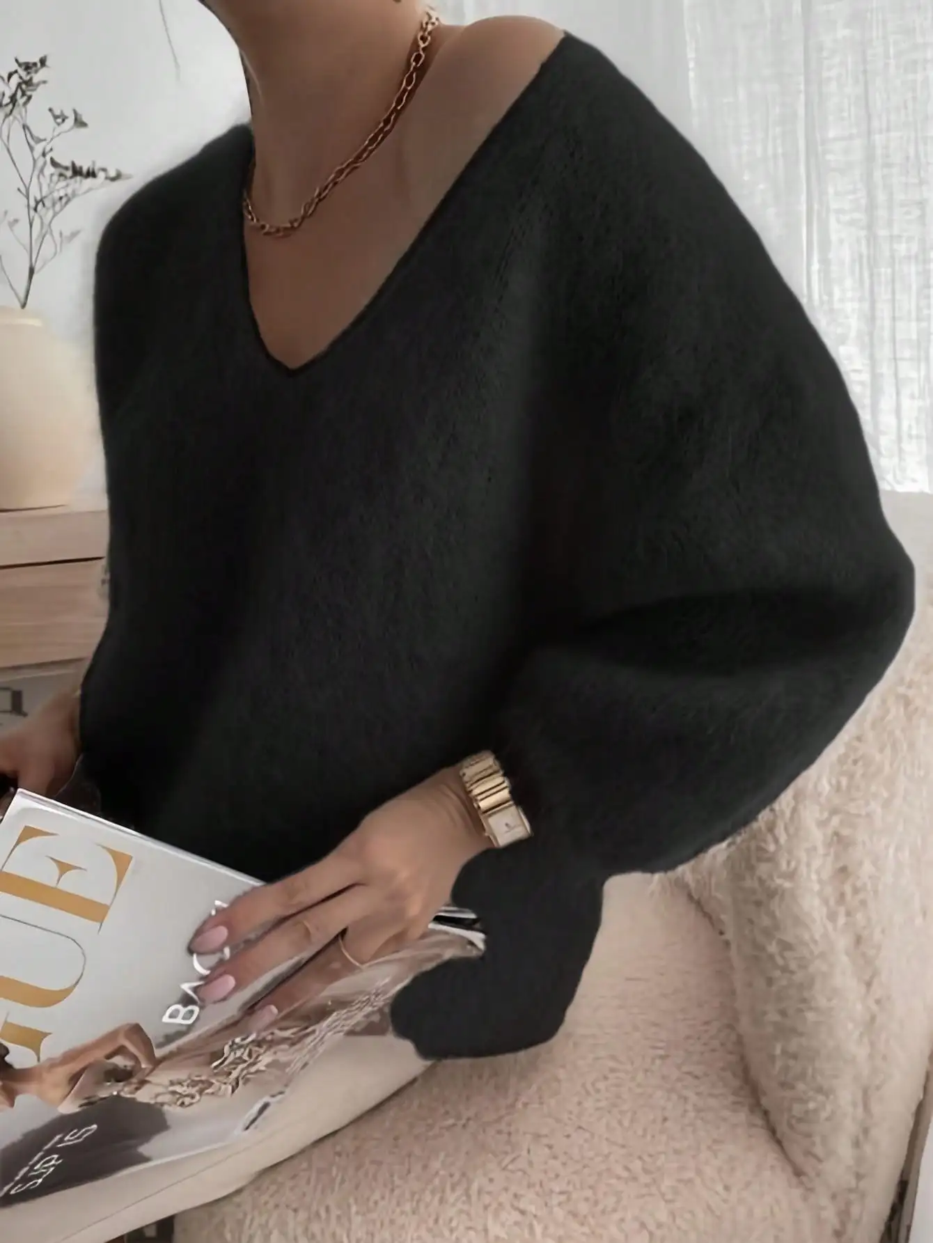 Maglione lavorato a maglia in velluto pregiato tinta unita con scollo a V, casual per l'autunno/inverno