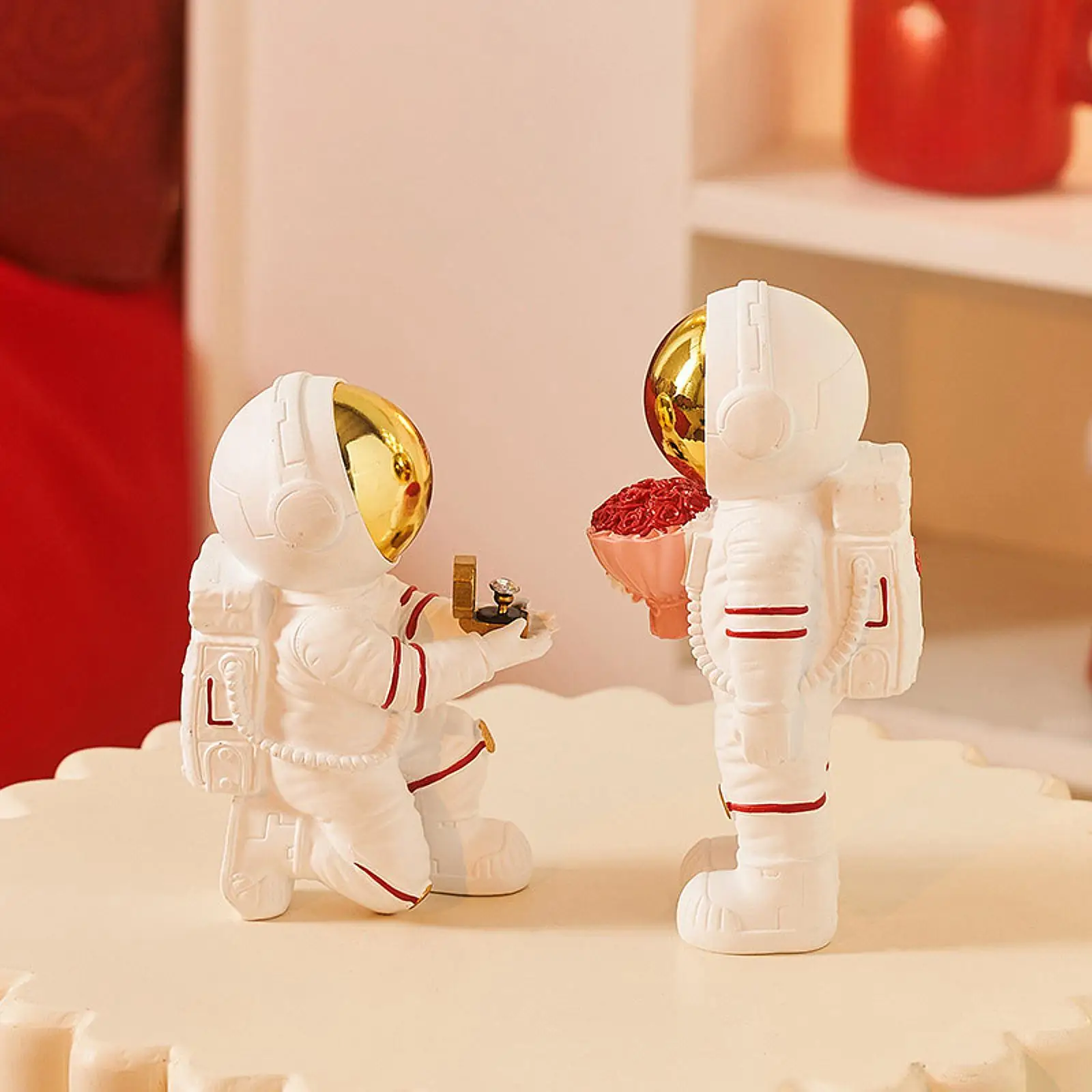 2x Astronaut Proposal Statue Gift Resin Sculpture for Cabinet Hallway Office