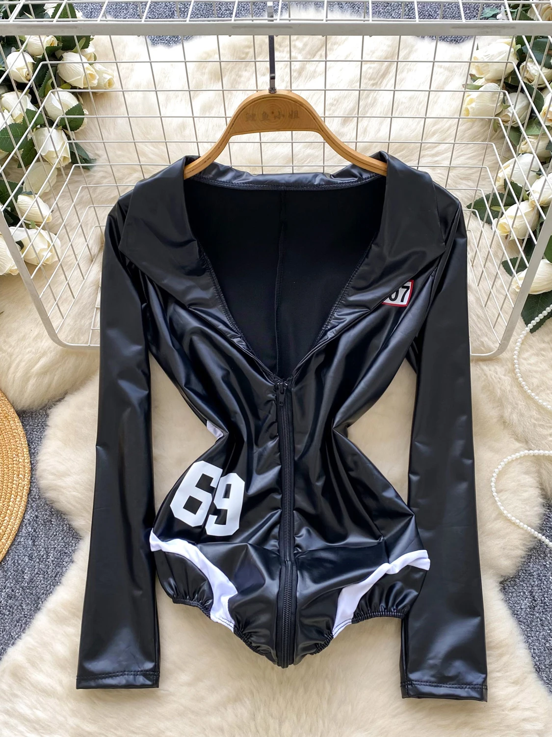 

Сексуальные цельные брюки с v-образным вырезом на молнии и буквенным принтом, женские утягивающие кожаные джеты с высокой талией, прямой крой, для поездок на работу