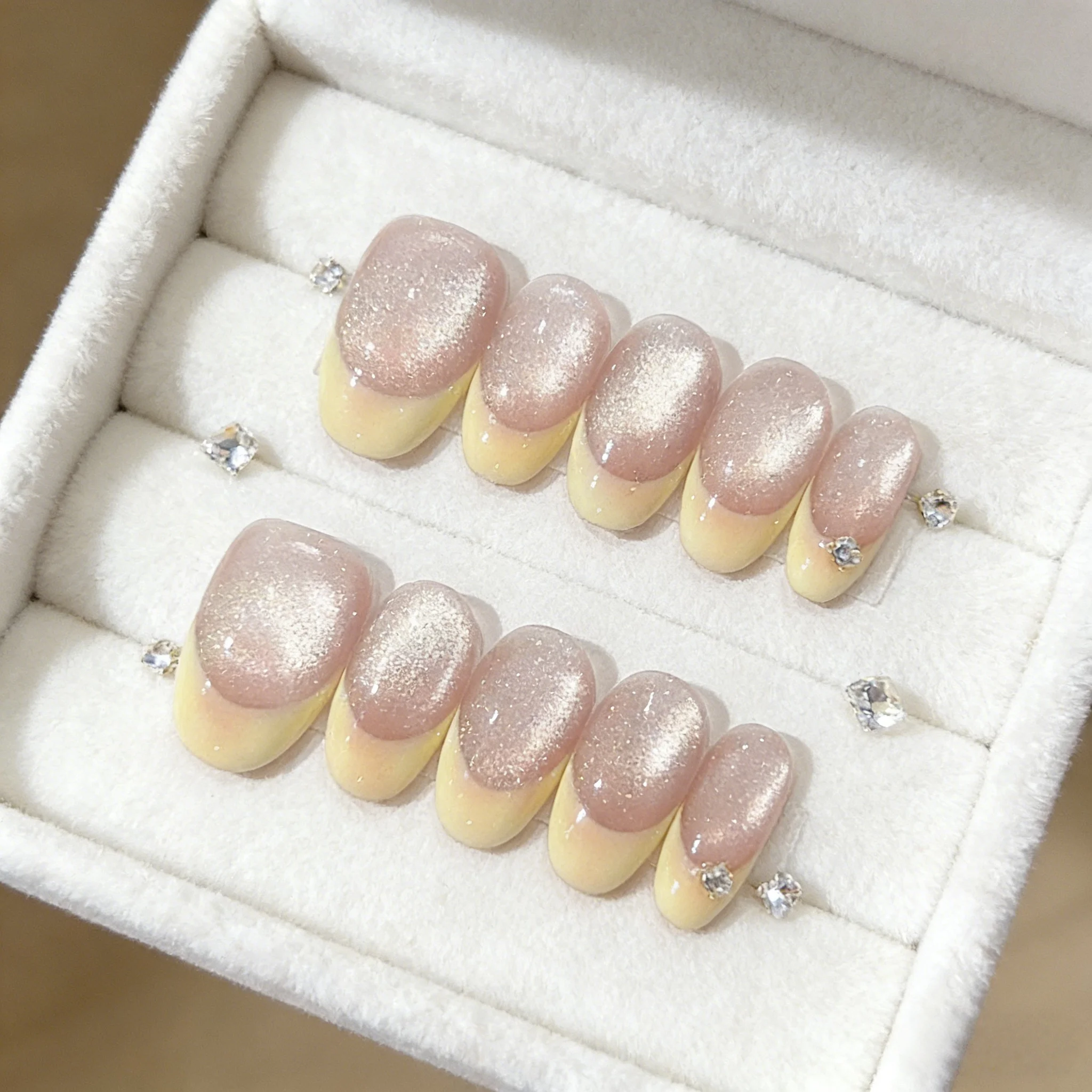 

10pcs Cream Yellow French Manicure Handmade Nail Glass Bead Cat-Eye Press on Nail Short Oval Fake Nail for Women&Girl False Nail