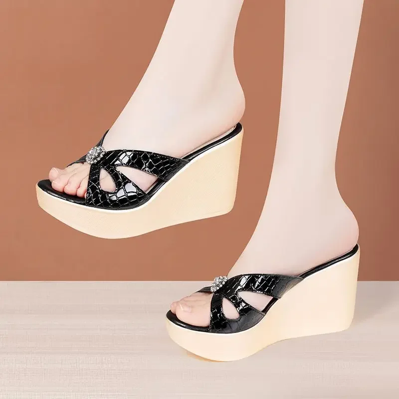 8cm 11cm Small Size 33-43 Rhinestone Patent Leather Slippers 2024 Summer High Heels Platform Wedges Shoes for Office MOdel Mom