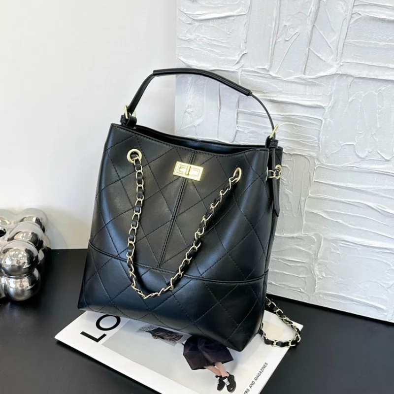 

Chic Parisian Flap Bag For Women Luxury Inspired Leather Crossbody With Chain Strap