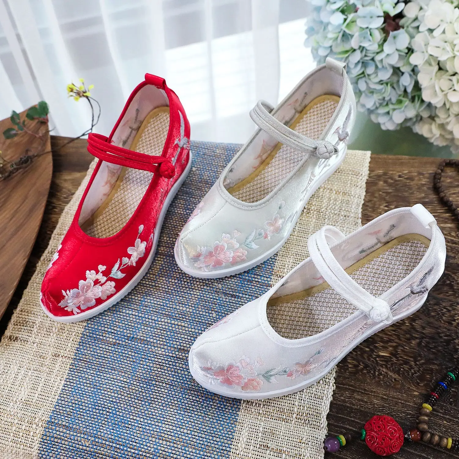 Size 34-41 Ethnic Style Wedges High Heel Women Cloth Shoes Embroidered Flower Cotton Comfortable Cheongsam Hanfu Shoes White Red