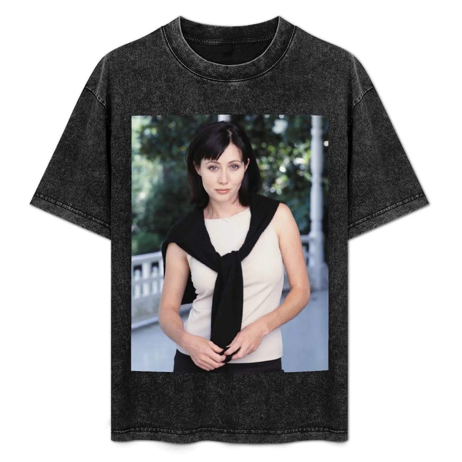 

Shannen Doherty (v2) T-Shirt cotton graphic tees kawaii clothes anime clothes shirts graphic tee men