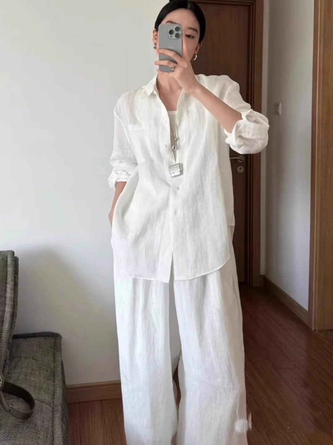 

Льняная рубашка женская весенняя тонкая свободная повседневная из хлопка и льна с защитой от солнца, в стиле Old Money, с длинным рукавом, свободного кроя