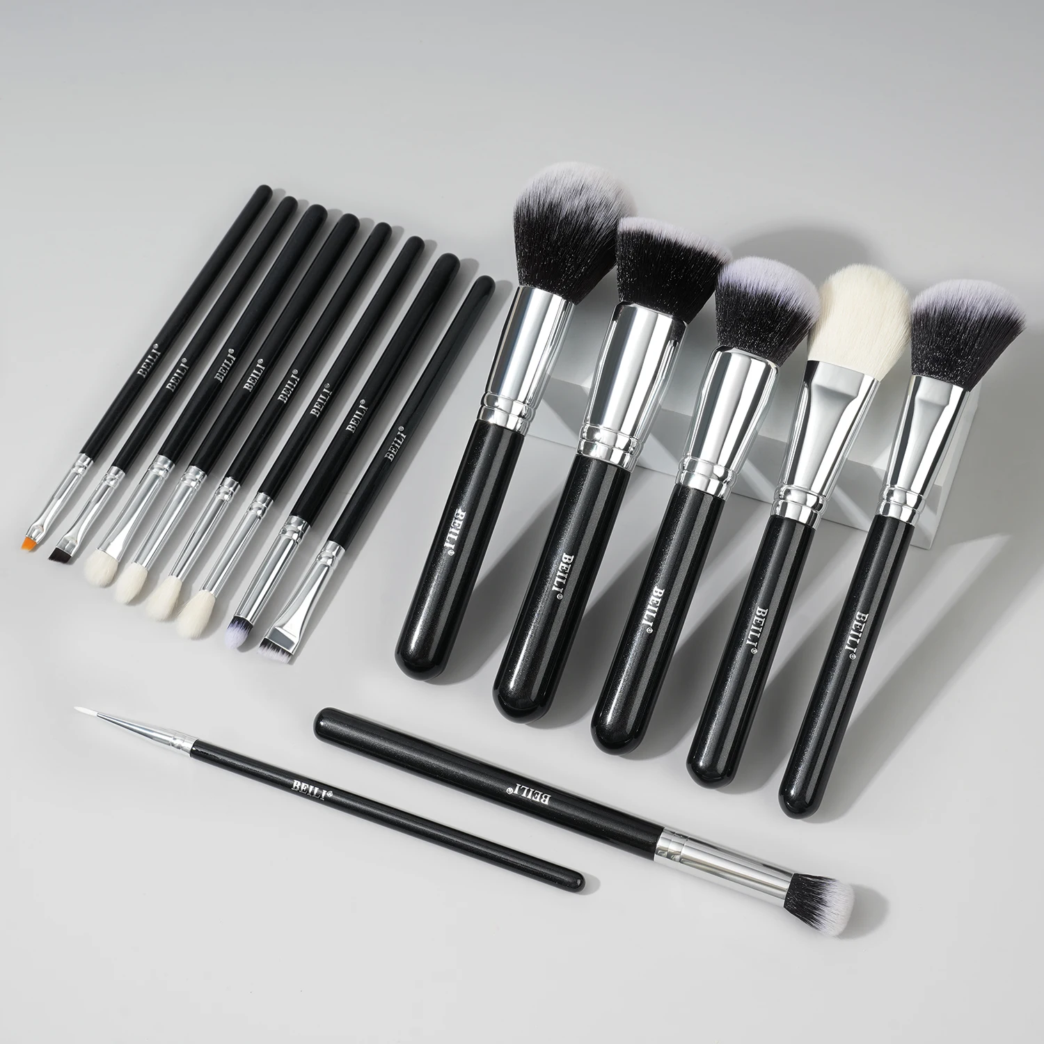 BEILI Nero 15 Pz Pennelli per trucco Set Professionale Natrul Capra Capelli sintetici Fondotinta in polvere Pennello per ombretto Strumenti Comestics