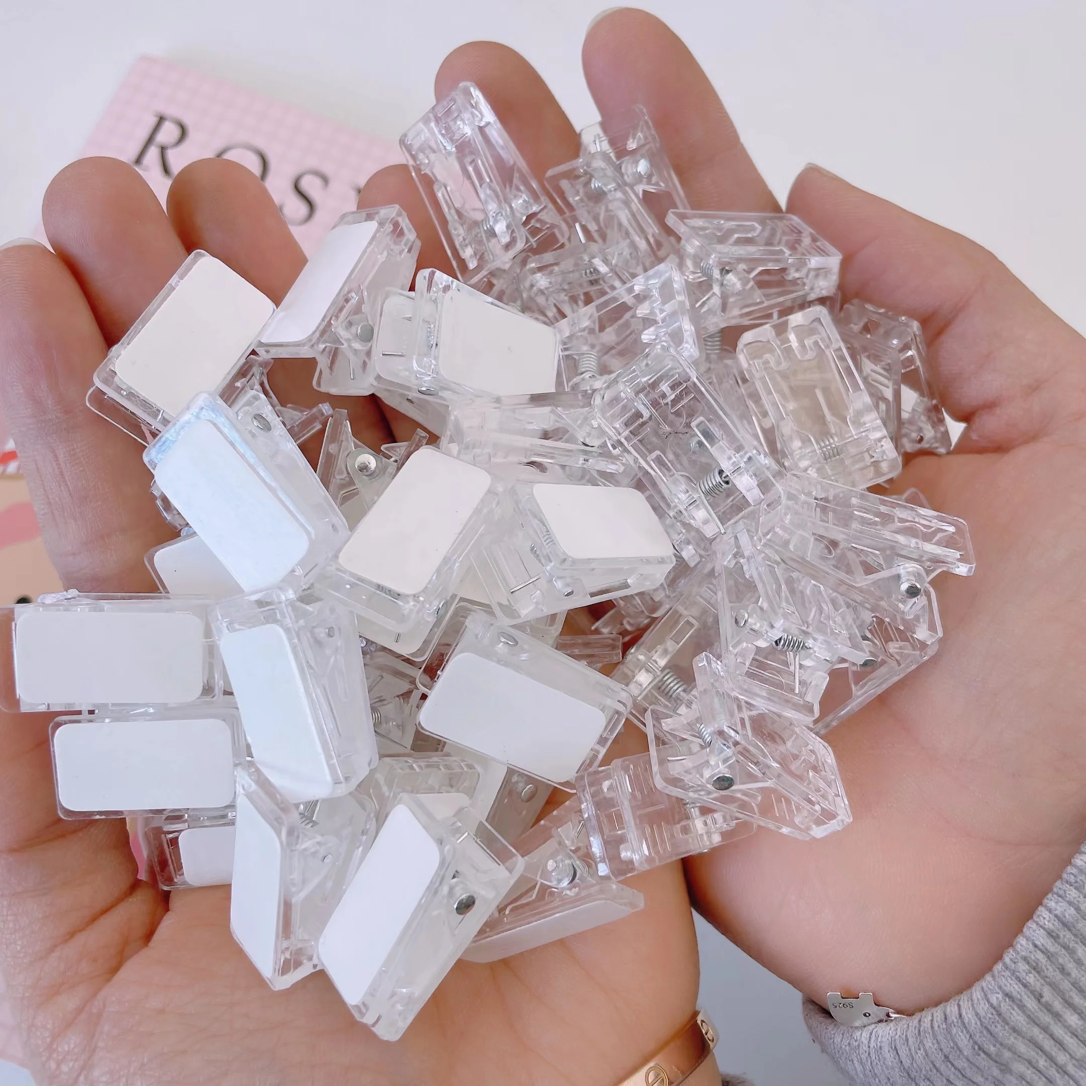 

50 пластиковых прозрачных зажимов, двусторонние клейкие зажимы для рукоделия, переплета и организации документов, хранения студенческих работ, зажимы-вкладыши из полипропилена