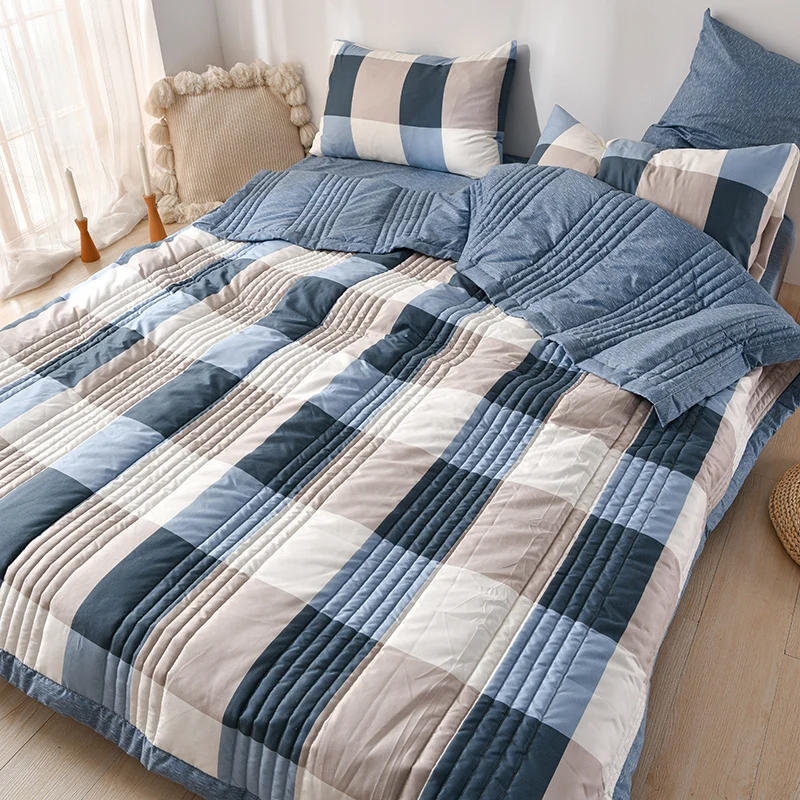 Summer Quilt, 100% Microfiber Lightweight Air Conditioner Quilt, Soft Skin-Friendly Breathable Thin Quilt for Bedroom Dorm
