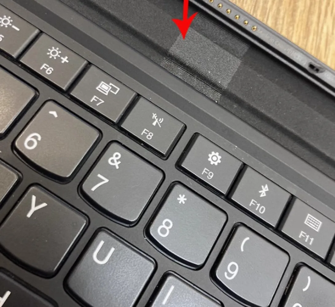 Immagine 5: Poggiapolsi con Tastiera Retroilluminata US per Lenovo Thinkpad X1 Tablet 3a Generazione