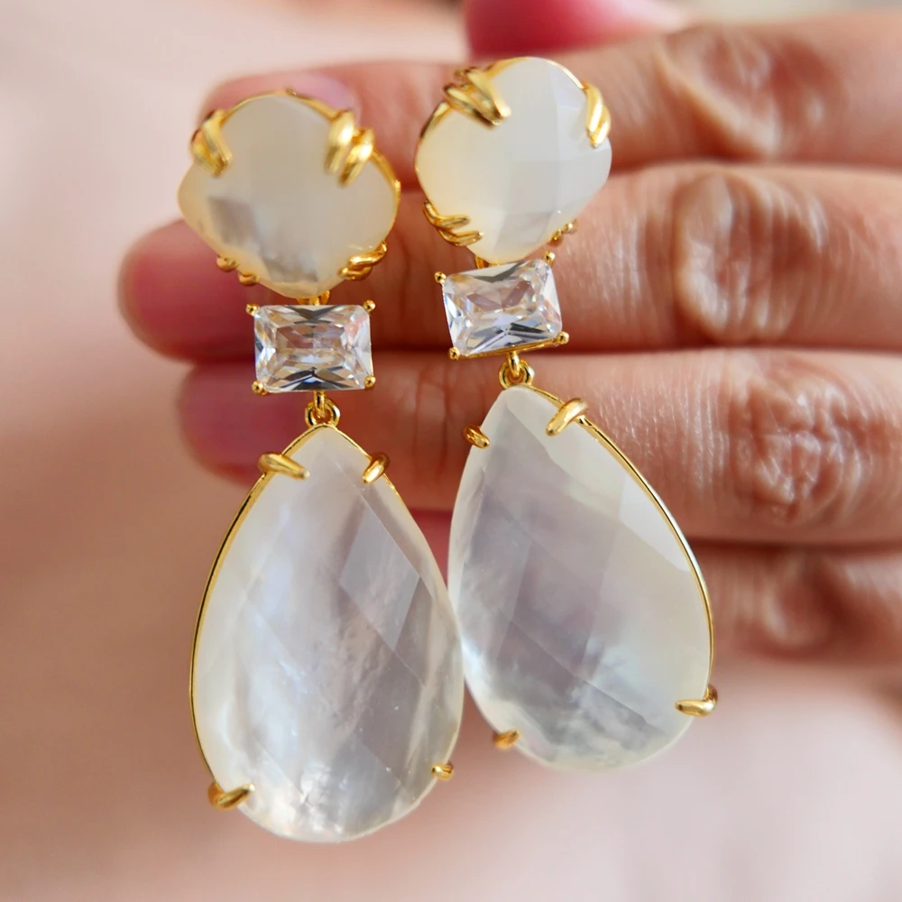 

White Mother of Pearl Aaa White Zircon Earrings