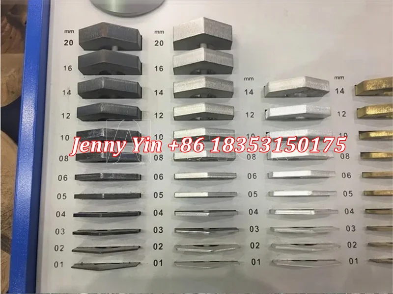 AccTek 3 محور الألياف البصرية آلة القطع بالليزر 1300*2500 مللي متر الصفائح المعدنية قطع 1500 واط 2000 واط 3000 واط آلة القطع بالليزر 1020 1325