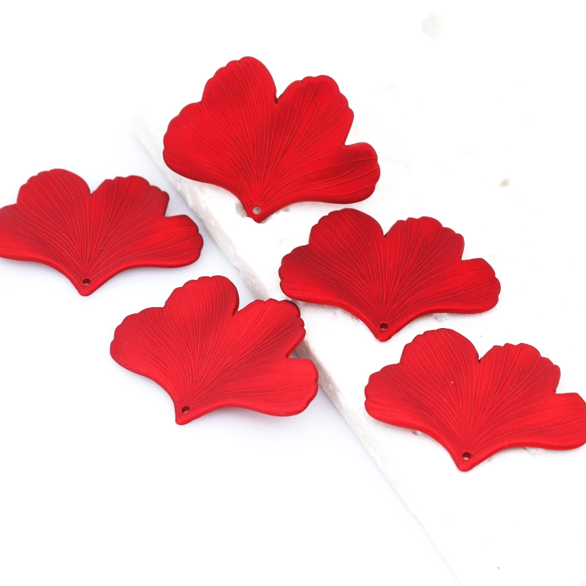 7pcs 4.4x3.3cm Matte Ginkgo Leaf Acrylic Loose Beads DIY Handmade Bracelet Jewelry Craft Supplies