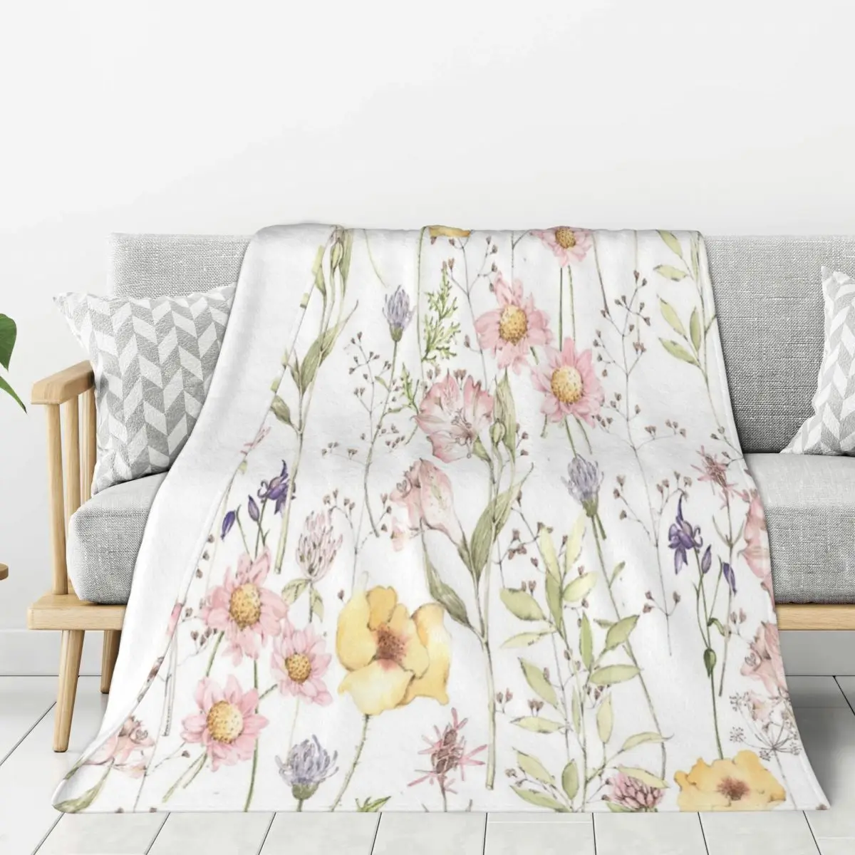 

Soft and Cozy Throw Blanket for Sofa or Bed Beautiful Wildflowers Tapestry Design
