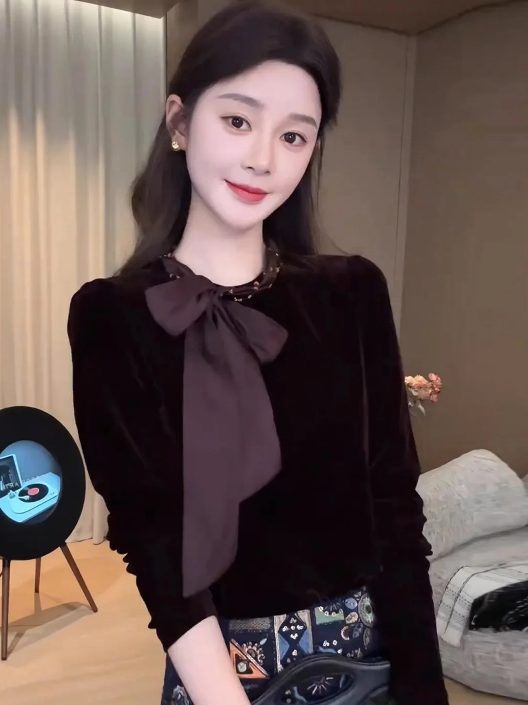 

Женская бархатная блузка на осень-зиму, тонкая, базовая, модная, с завязками на талии, во французском стиле, свободного кроя