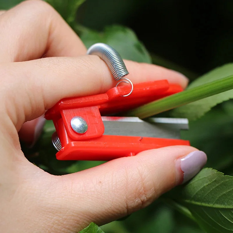 

10Pcs Multifunction Thumb Knife Garden Pruner Fruit Picking Device Safe Tool Fruit Cutting Blade Rings Finger Protector Catcher