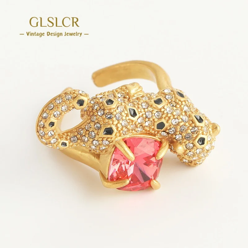 

Vintage Pink Zircon Leopard Rings For Women Antique Gold Color Rhinestone Unique Brand Jewelry 2025 Luxury Brand Wedding Prom