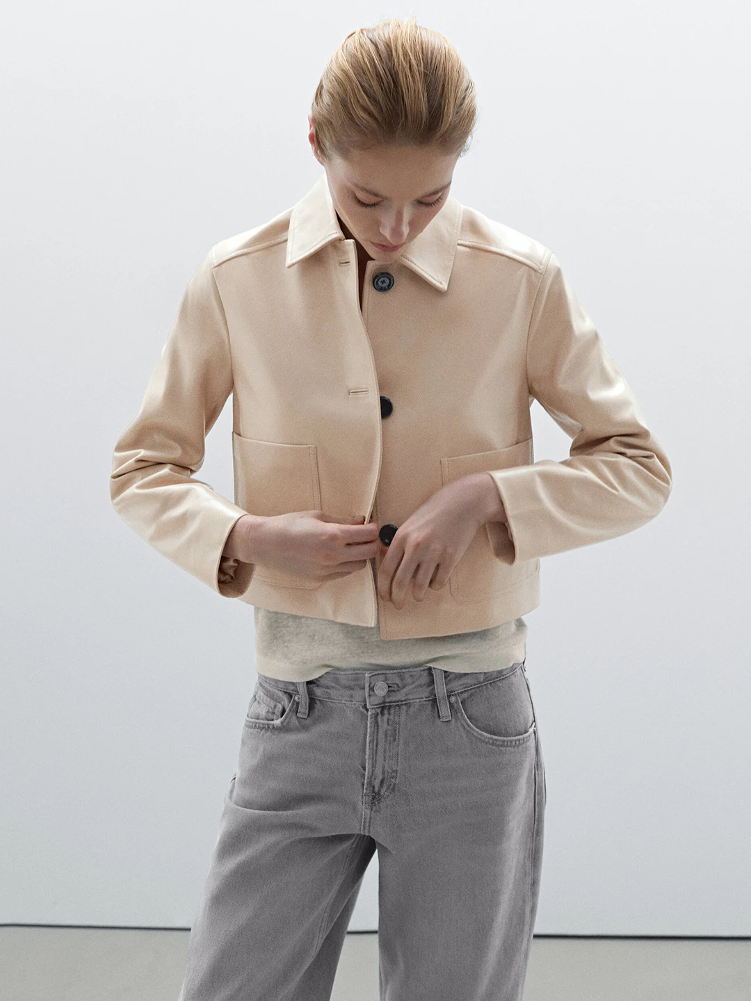 معطف Ele Pure Color ort Leather Jaet MD للسيدات لخريف جديد غير رسمي منقوع Faion بسيط بأزرار لأعلى