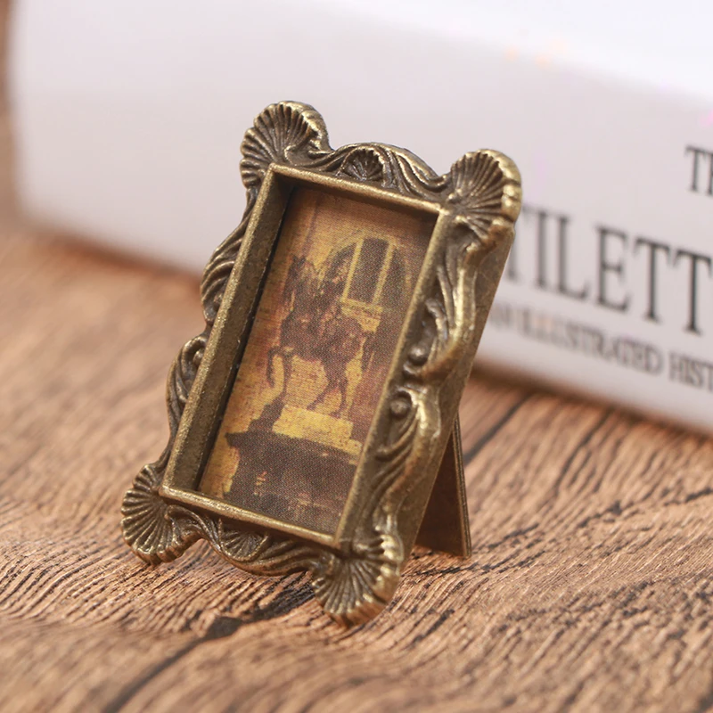1Pc 1:12 Dollhouse Miniature Retro Picture Frame Photo Doll House Accessory Toy