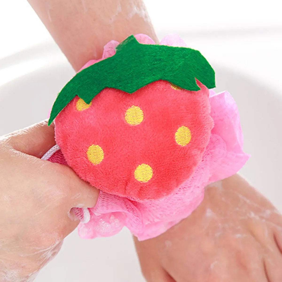 4Pcs Colorful Fruit Shape Bath Ball Mesh Pouf Soft Shower Ball Quick Dry Body Scrubber for Rich Lather Bathing Strawberry Peach