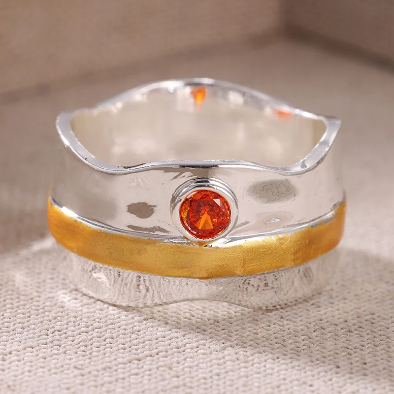 Vintage Style Two Tone Wide Face Ring Inlay Red Synthetic Zircon Embellishment Personalized Ring For Women Fashion Jewelry