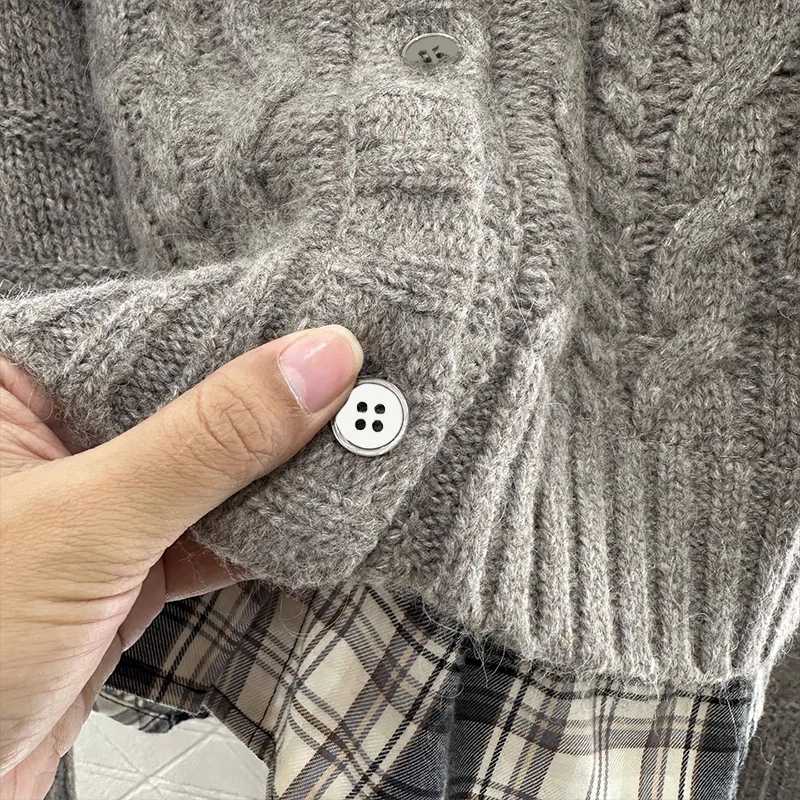 เสื้อสเวตเตอร์ผู้หญิงคุณภาพสูง ผ้าฝ้ายผสมโพลีเอสเตอร์ลายตารางสองชั้น ให้ความอบอุ่น สไตล์เรโทรและลำลอง รุ่น 25100125