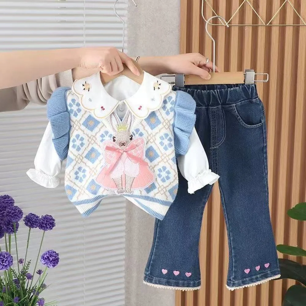 Vestido de primavera da menina do bebê na moda roupas infantis 2025new na moda dos desenhos animados colete camisola + camisa + jeans três peças conjunto crianças roupas