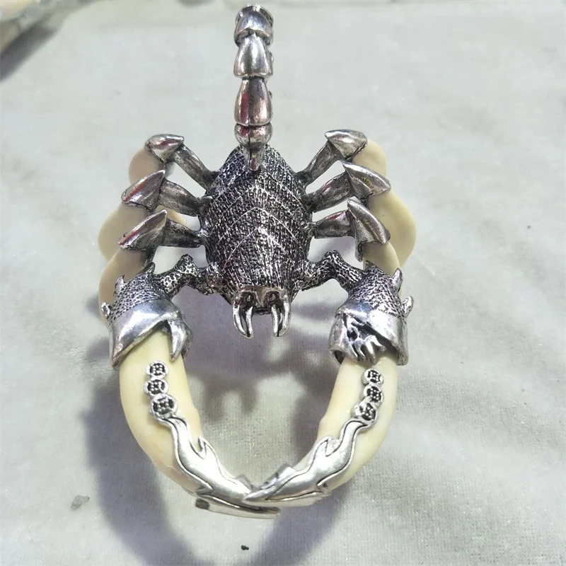 

Mai Chuang/HandCarved/Tibetan Silver Inlaid Dog Tooth Scorpion Necklace Pendant Fashion Jewelry Accessories MenWomen Couple Gift