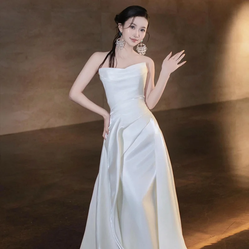 

Simple Tube Top Light Wedding Dress2025New Bridal High-Grade Satin Wedding Veil French Trailing Welcome Dress
