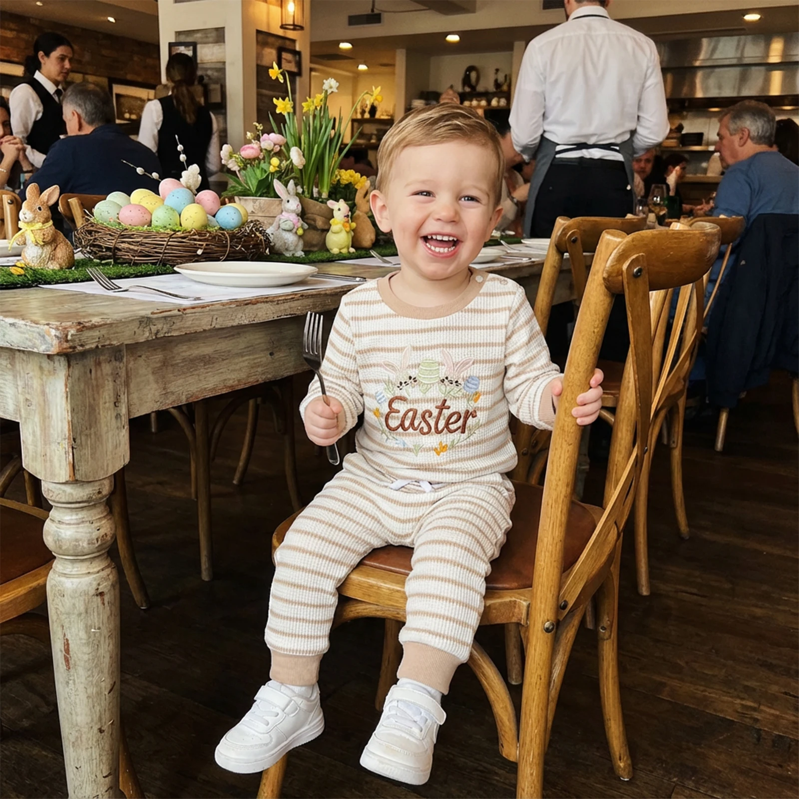 

Пасхальные наряды для маленьких девочек и мальчиков, комплекты с длинными рукавами и круглым вырезом, с вышивкой в виде буквы и кролика, в полоску, комбинезон и брюки