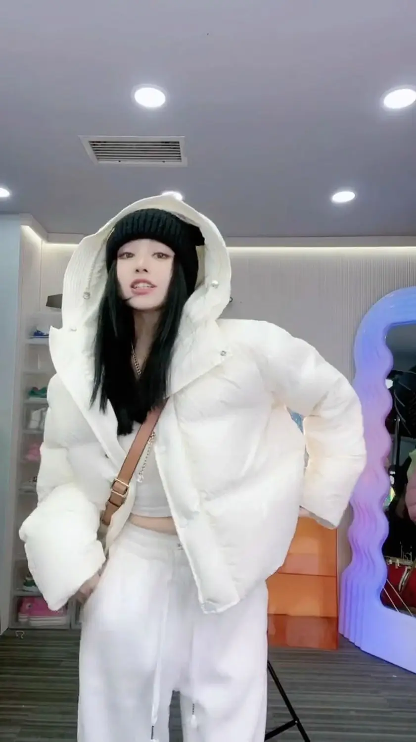 Chic Winter Cotton Coat Cropped Jackets Women Warm Design Parkas Puffer Jacket Bow Tie Streetwear Cold Jacket Winter Clothes
