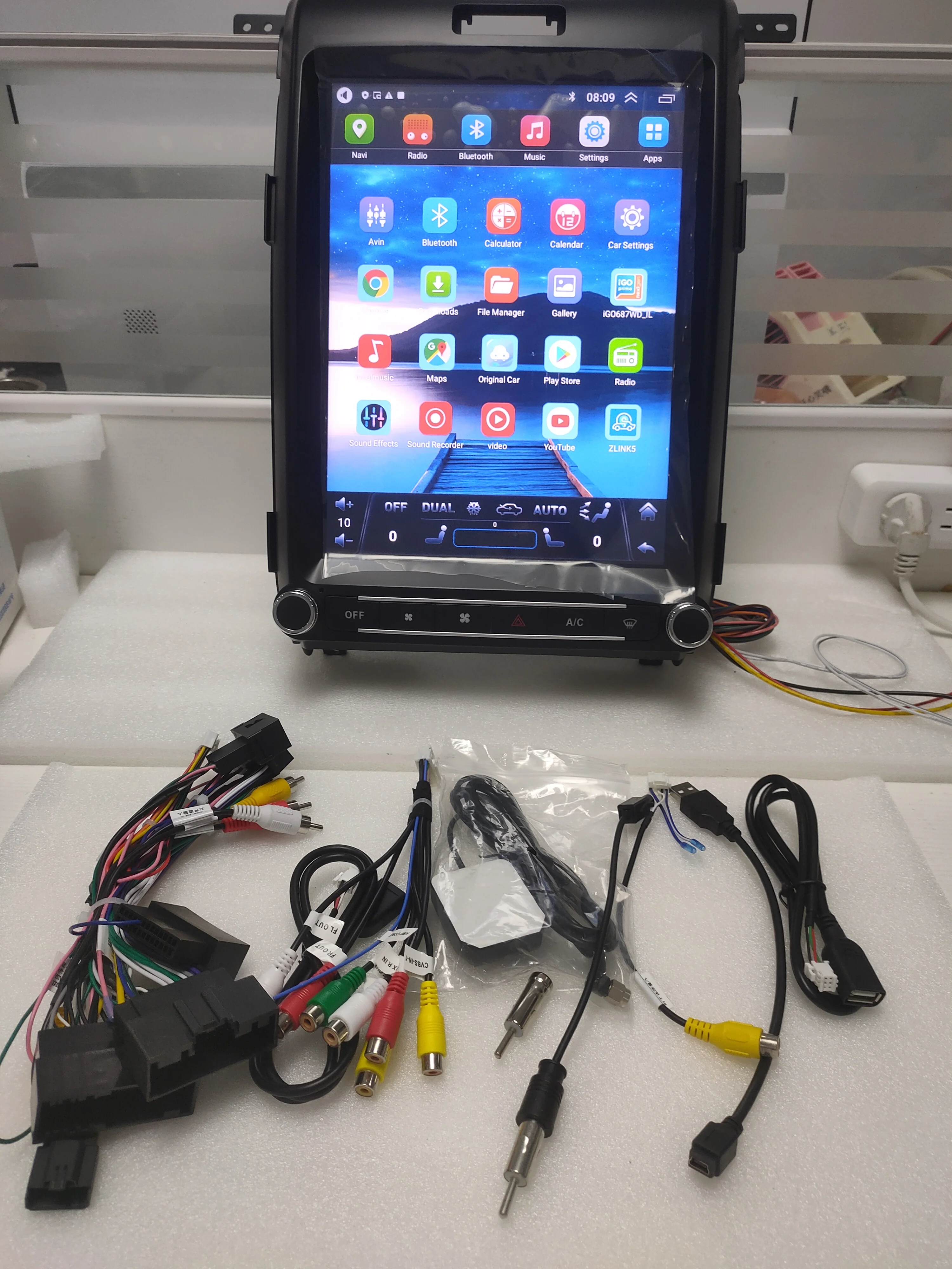 

Car Radio For Ford F150 2009-2014 Touch Screen Carplay Navigator Multimedia Video Player Auto Android12 5G WIFI GPS Head Unit