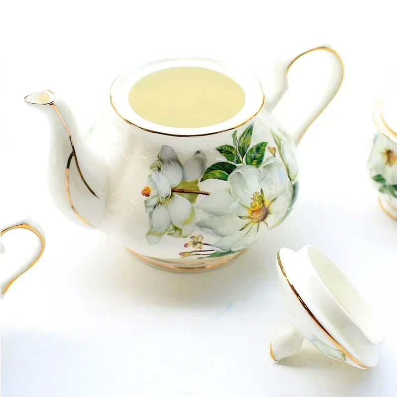 Bone China Ceramic Coffee Pot, Big Volume, British Teapot, Water Kettle, Afternoon Flower Pot, Drinkware, Pitcher Jug, 900ml