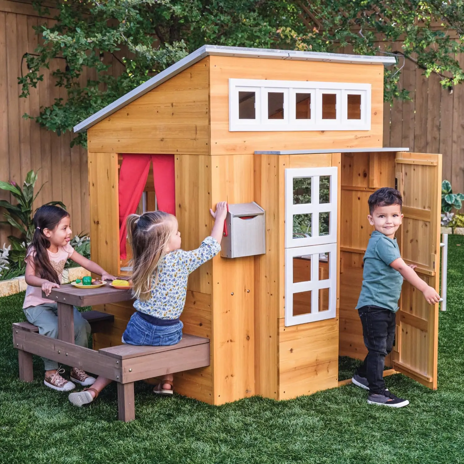 Casa de juegos moderna de madera para exteriores con mesa de picnic, buzón y parrilla al aire libre, regalo para mayores de 3 años