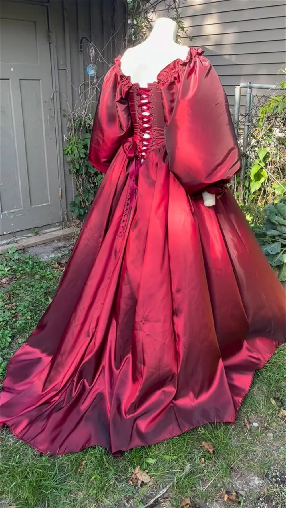 Amanda Customizd Sweetheart neck Puff sleeves Lace-up Corset Ball gown Evening dress Burgundy Satin Regal Opulent Prom dresses