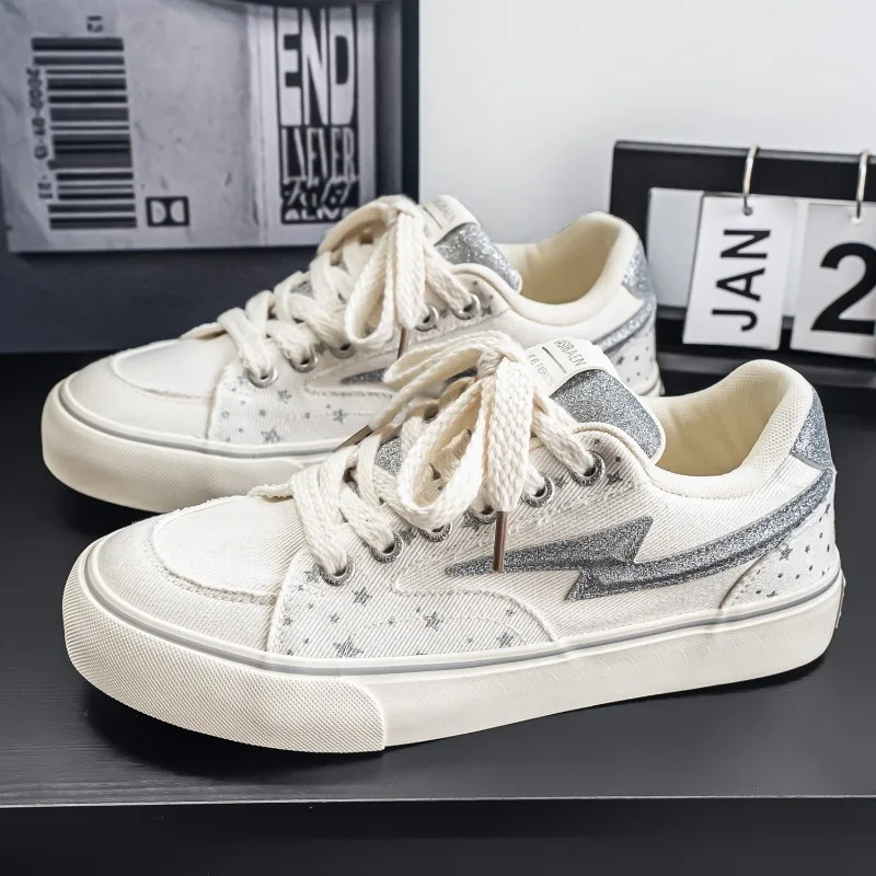 

Dynamic Line Men Sports Sneakers Modern Shape High Breathability Rebound Sole Energetic Footwear for All Kinds of Outdoor Sports
