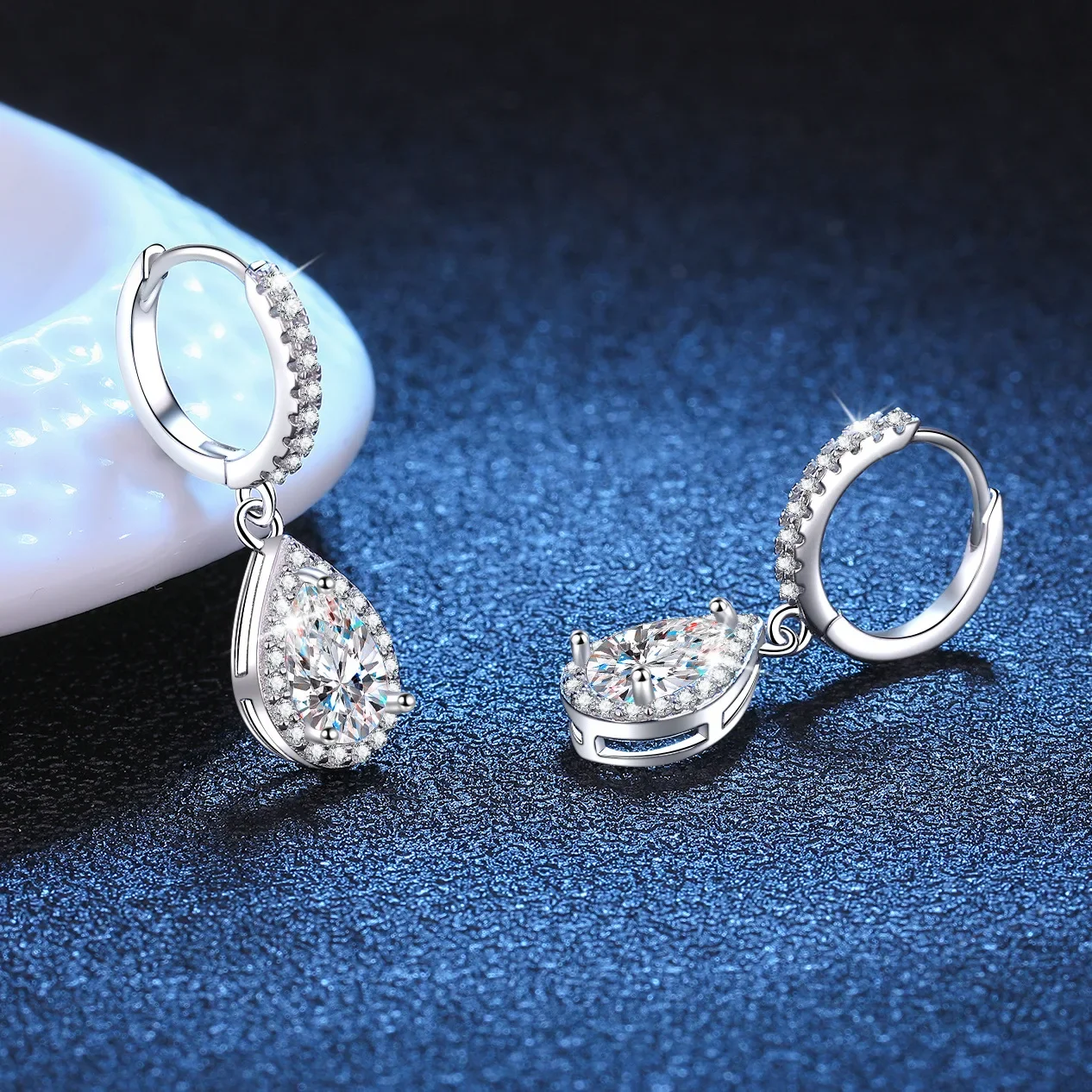 Classic 100% Real 1 Carat Pear Cut Moissanite Diamond Drop Earrings Women’s S925 Silver Earring Plated PT950 Fine Jewelry