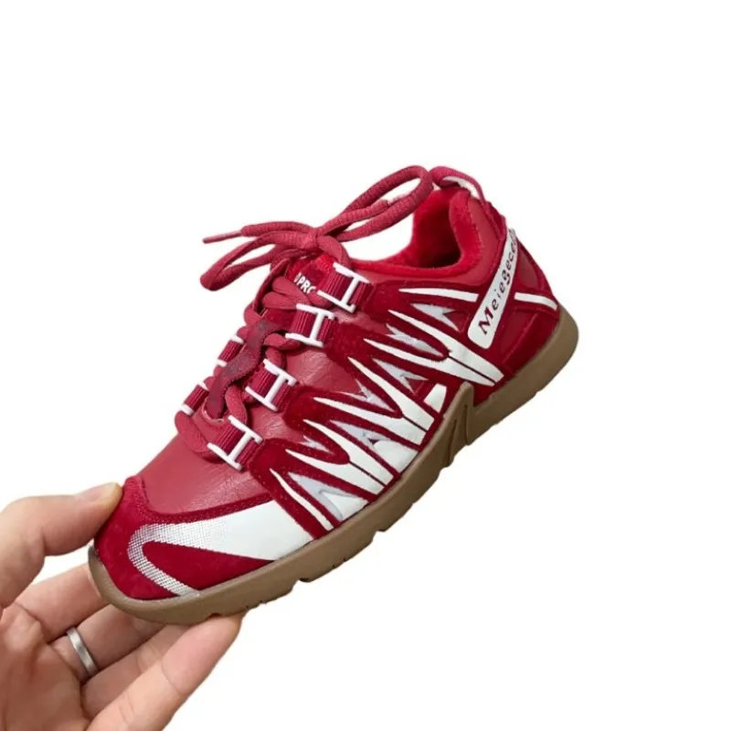 

2025 г., зимняя новая детская повседневная обувь с цветными блоками, трехцветная спортивная обувь на мягкой подошве для мальчиков, нескользящие кроссовки для девочек