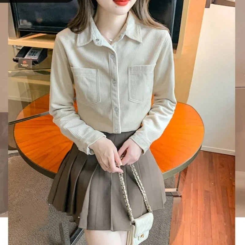 

Вельветовая однотонная винтажная блузка с длинными рукавами и пуговицами, весенне-осенняя свободная рубашка-поло с воротником-поло, повседневная модная женская одежда