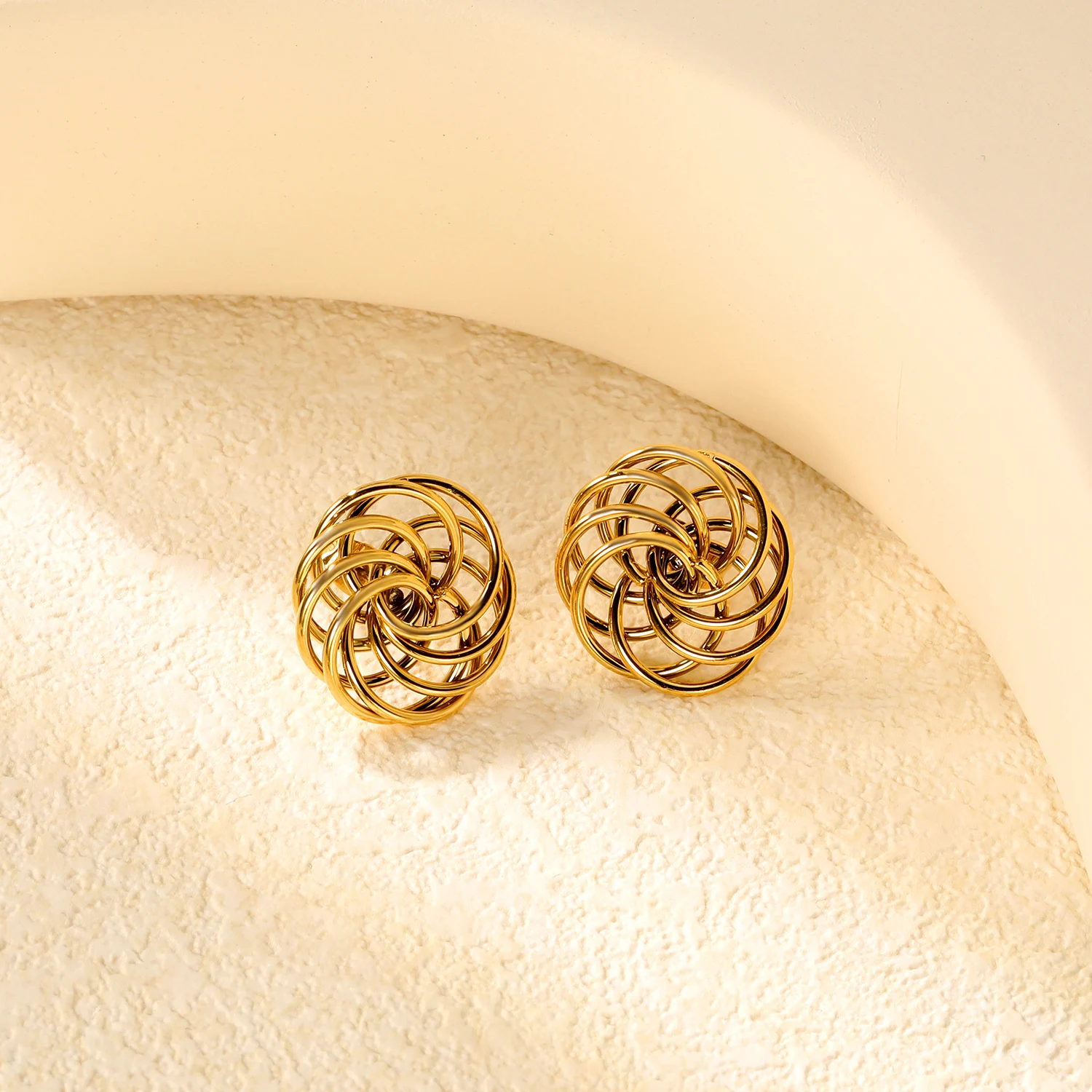 Vergoldete Edelstahl Gewebte Draht-Kugel-Ohrstecker für Damen Retro Kreative Gedrehte Kreis-Statement-Ohrringe Luxus-Schmuck – Detail 5